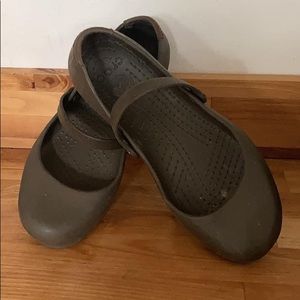 Crocs brown flat slides 7W #p3